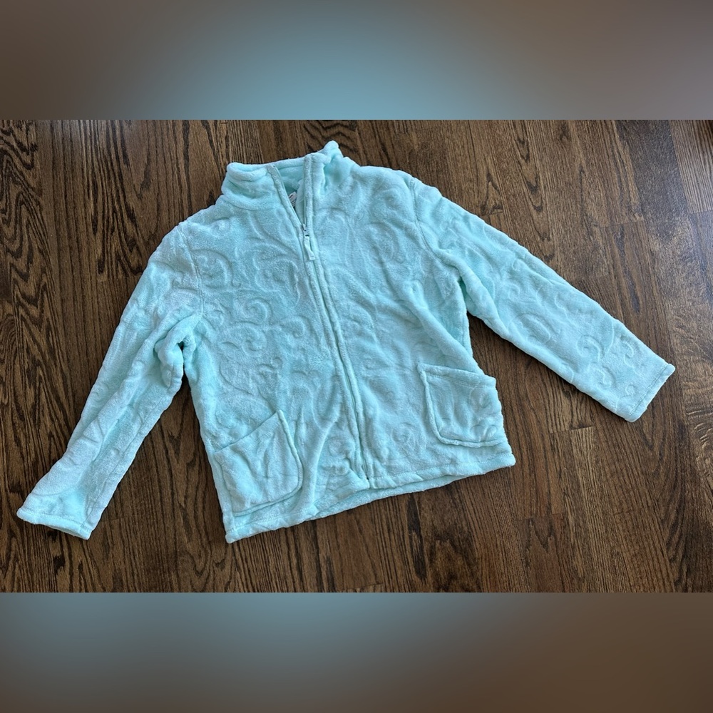 Super Cozy and Warm Woman’s Fleece